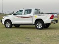 toyota-hilux-2019-small-3