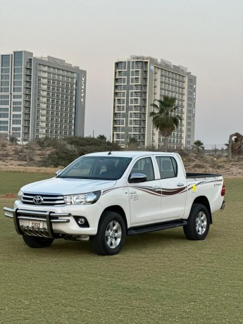 toyota-hilux-2019-big-0