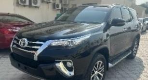 toyota-fortuner-vxr-2020-big-0