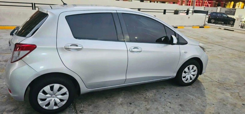 toyota-yaris-2013-big-4