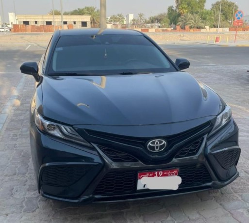 toyota-camry-se-2019-big-1