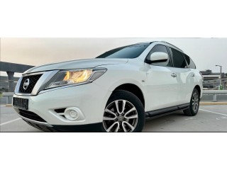 Nissan pathfinder 2015