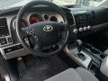 toyota-tundra-2012-small-2