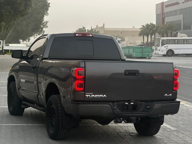 toyota-tundra-2012-big-6