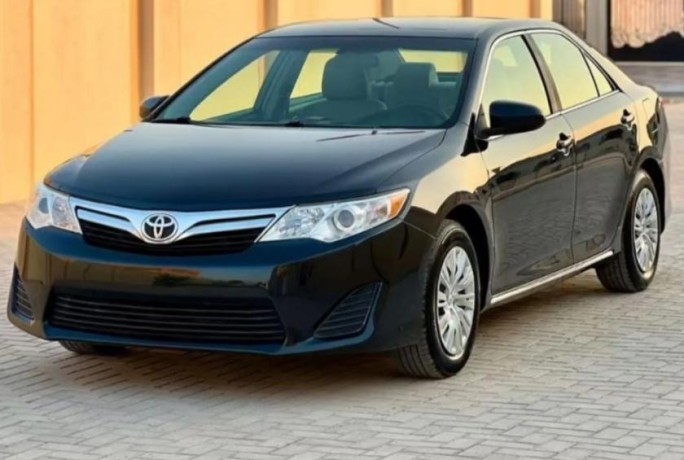 toyota-camry-le-2014-big-0