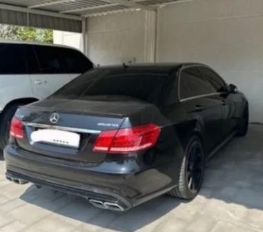 mercedes-e550-2010-big-0