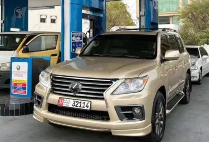 lexus-lx570-big-0