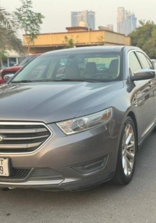 ford-taurus-big-0