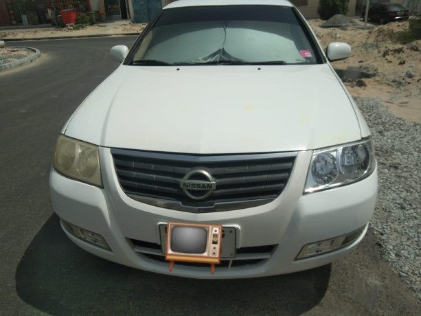 nissan-sunny-2011-big-5