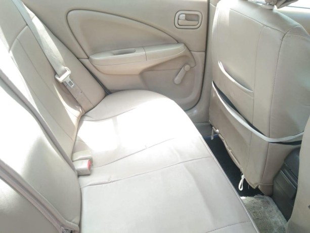 nissan-sunny-2011-big-3