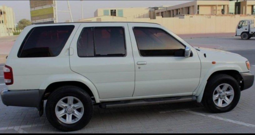 nissan-pathfinder-2005-big-0