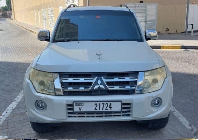 mitsubishi-pajero-2014-big-2