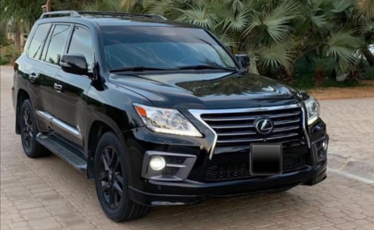 lexus-lx570-big-0