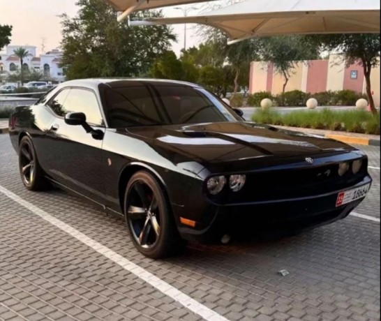 dodge-challenger-2010-big-0