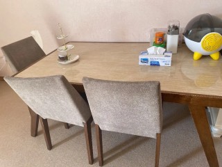 4 person dining table