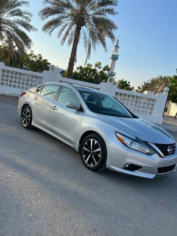 nissan-altima-sr-big-2