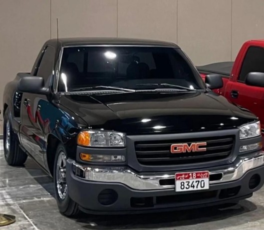 gmc-sierra-2004-big-0