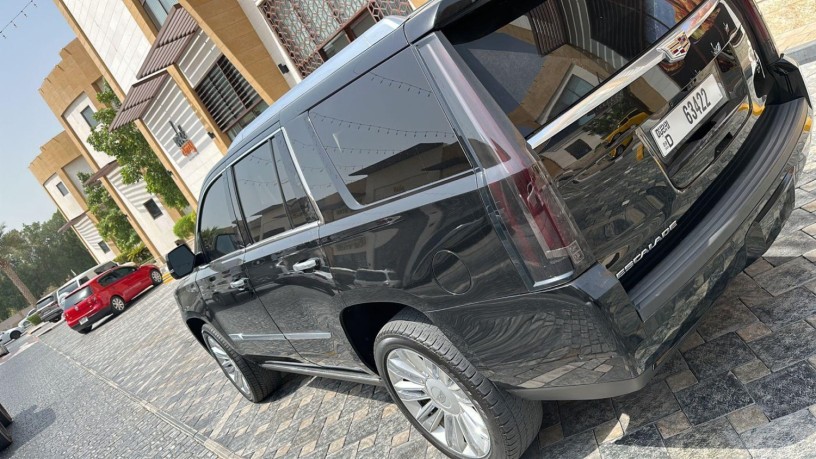 cadillac-escalade-big-0