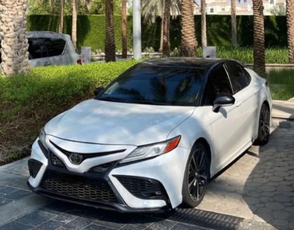 toyota-camry-2018-big-0