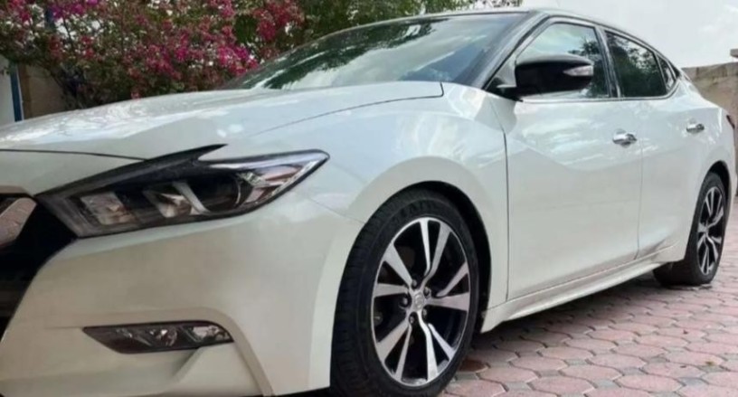 nissan-maxima-sv-2018-big-0