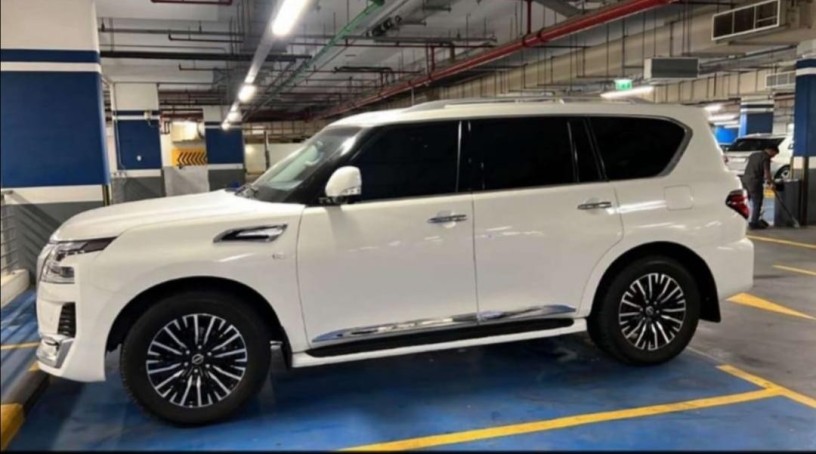 infiniti-qx80-big-0