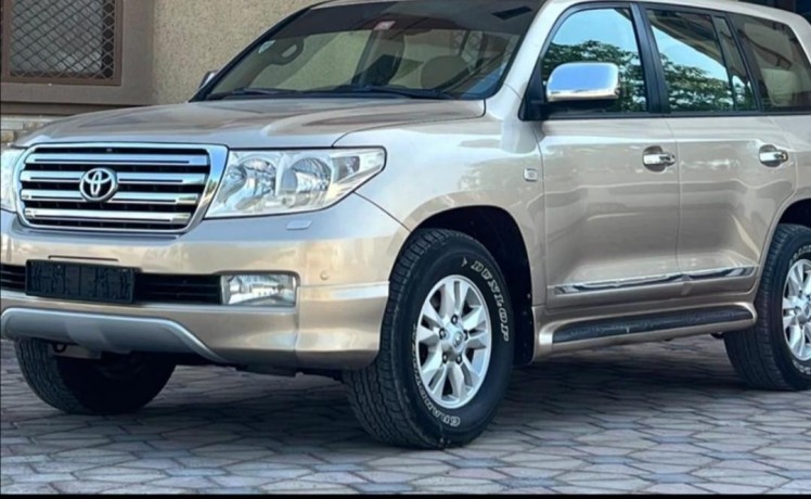 toyota-land-cruiser-2008-big-0