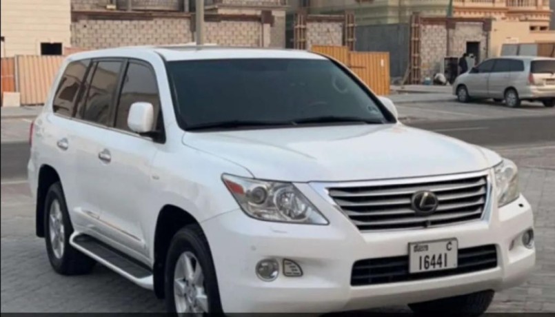 lexus-lx570-big-0