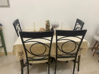 4 person dining table