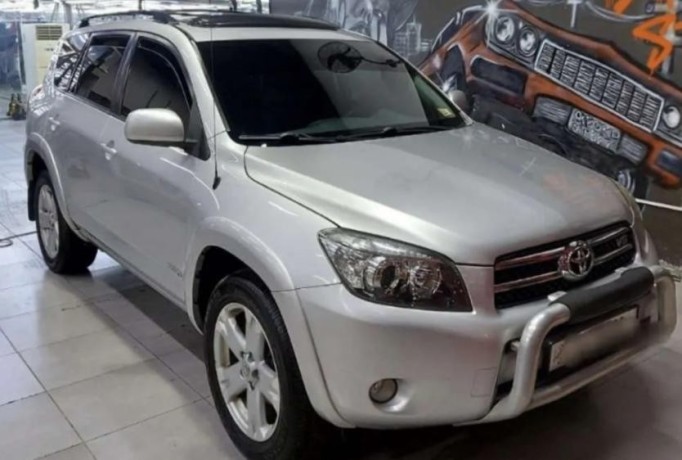 toyota-rav4-2007-big-0