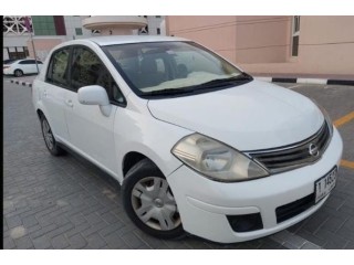 Nissan tida 2011