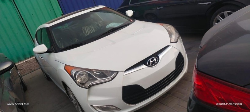 hyundai-veloster-2013-big-2