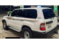 toyota-land-cruiser-2000-small-0