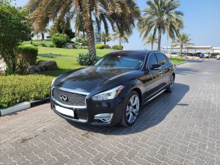 Infiniti Q70L