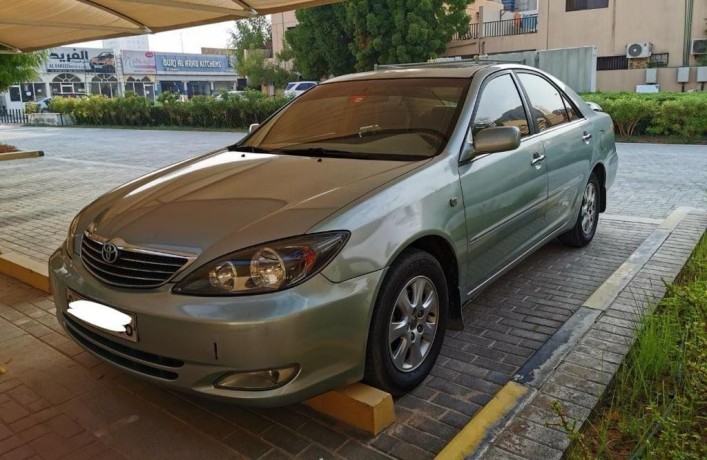 toyota-camry-2004-big-1