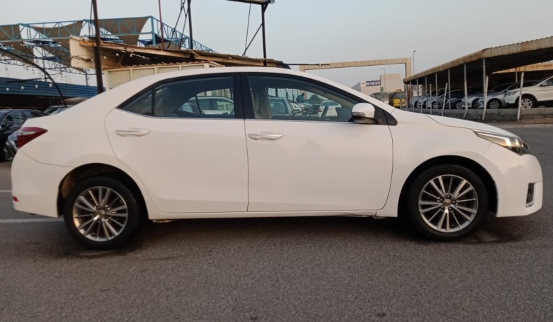 toyota-corolla-se-v4-20l-model-2014-big-4