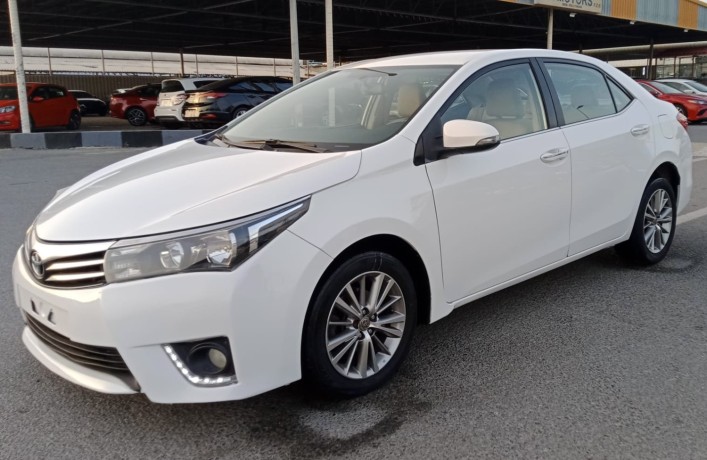 toyota-corolla-se-v4-20l-model-2014-big-1