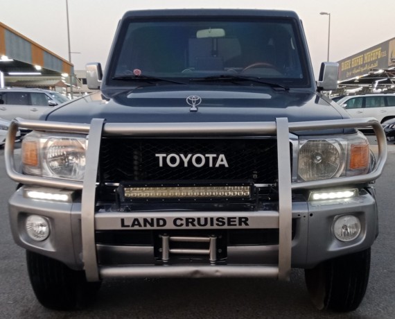 toyota-land-cruiser-pick-up-v6-40l-model-2016-big-8