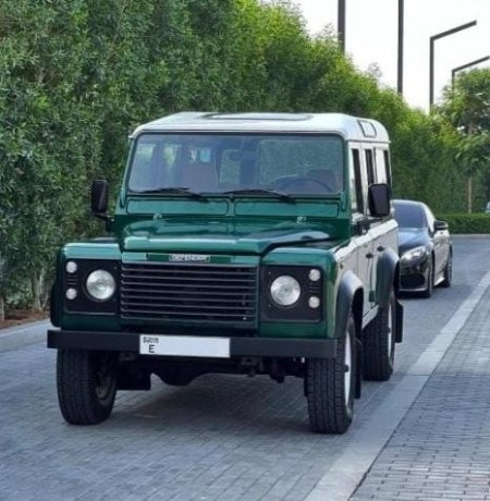 land-rover-defender-big-0