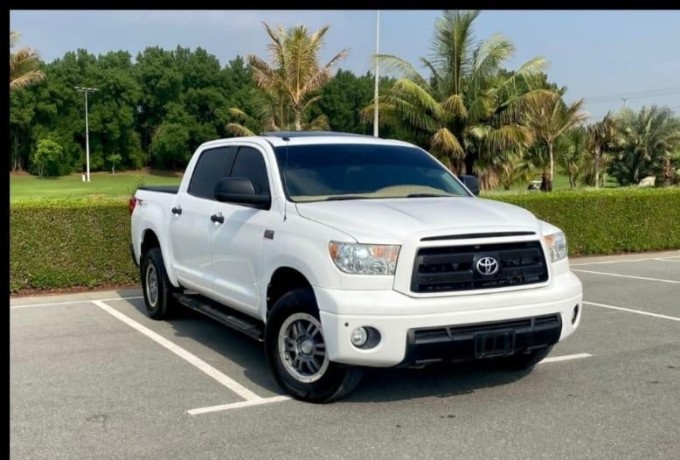 toyota-tundra-2012-big-5