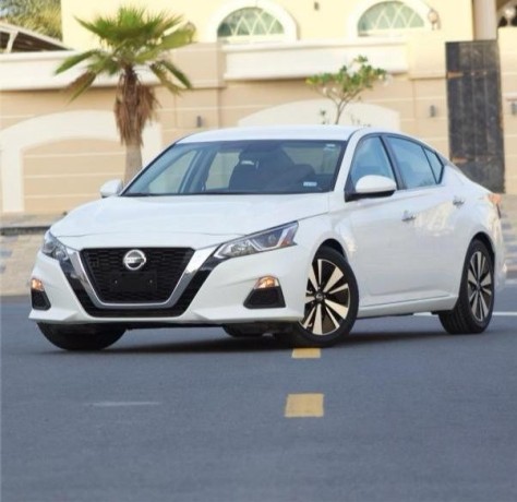 nissan-altima-2020-big-0