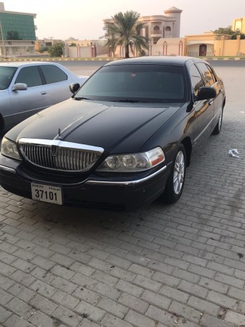 lincoln-town-car-big-1