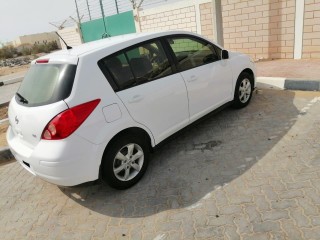 Nissan tida 2011