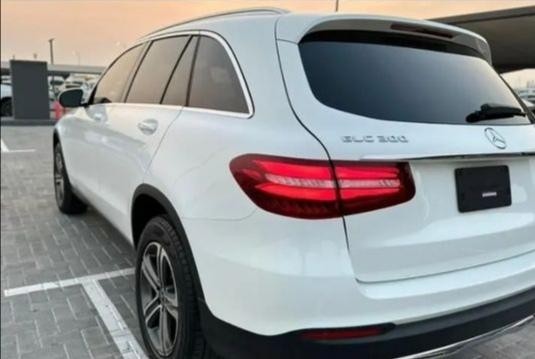 mercedes-glc300-big-0