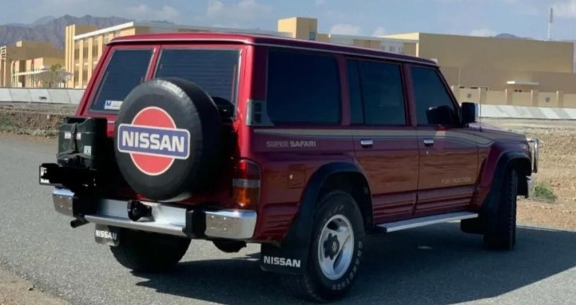 nissan-patrol-1994-big-1