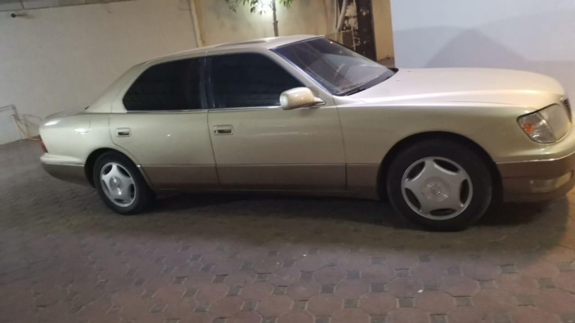 lexus-ls-400-big-0