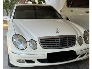 Mercedes E200