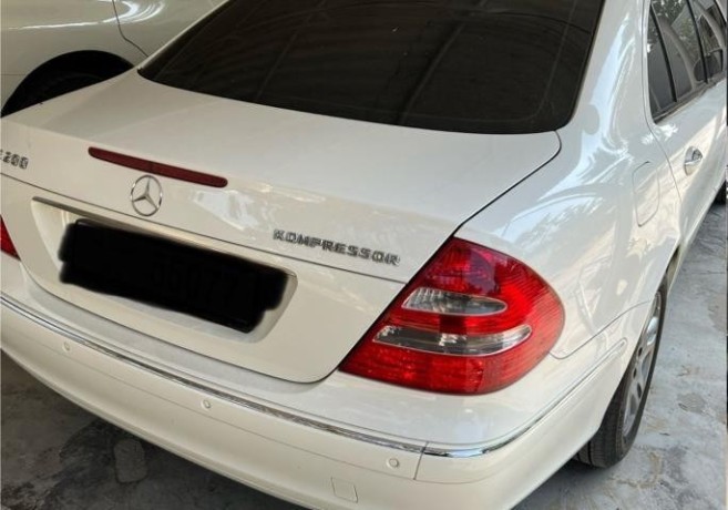 mercedes-e200-big-2