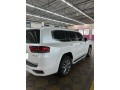 toyota-land-cruiser-vxr-small-2