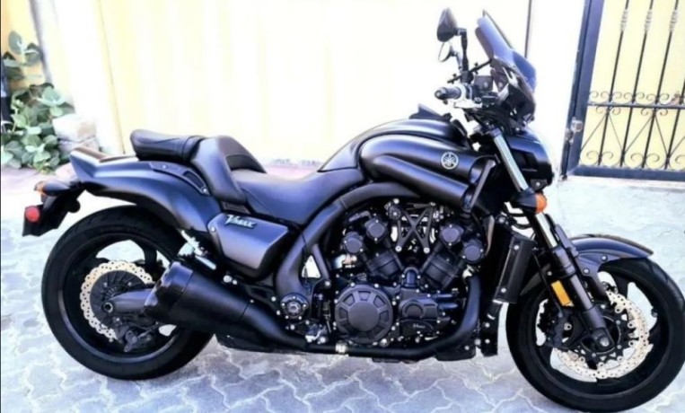 yamaha-vmax-big-0