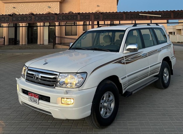 toyota-land-cruiser-gxr-big-0